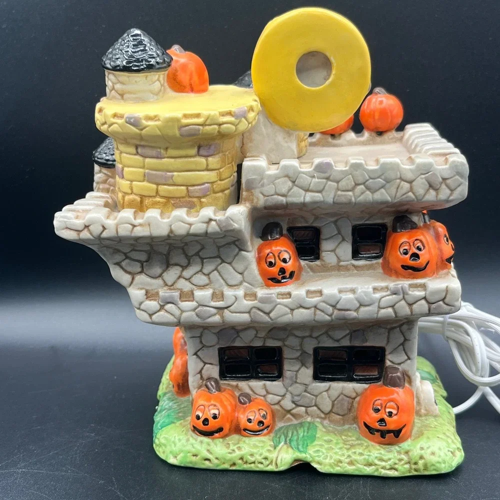 Drac's Shack Ceramic Haunted House Halloween Village Lighted Vampire New Cord